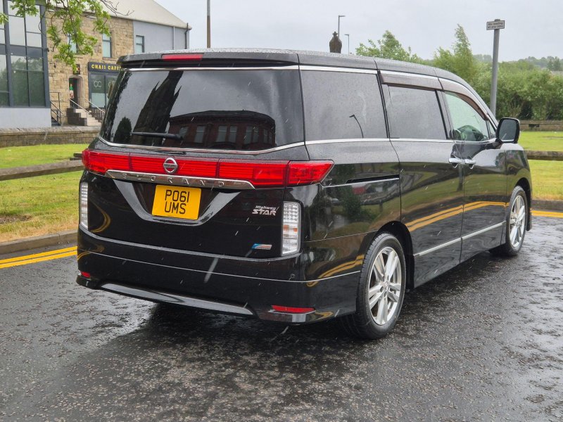 NISSAN ELGRAND