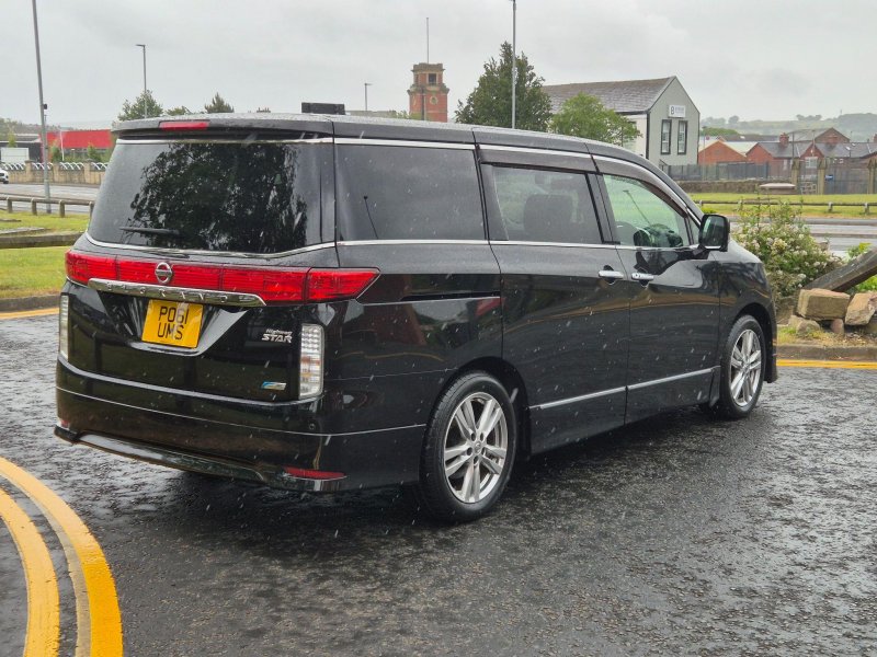 NISSAN ELGRAND