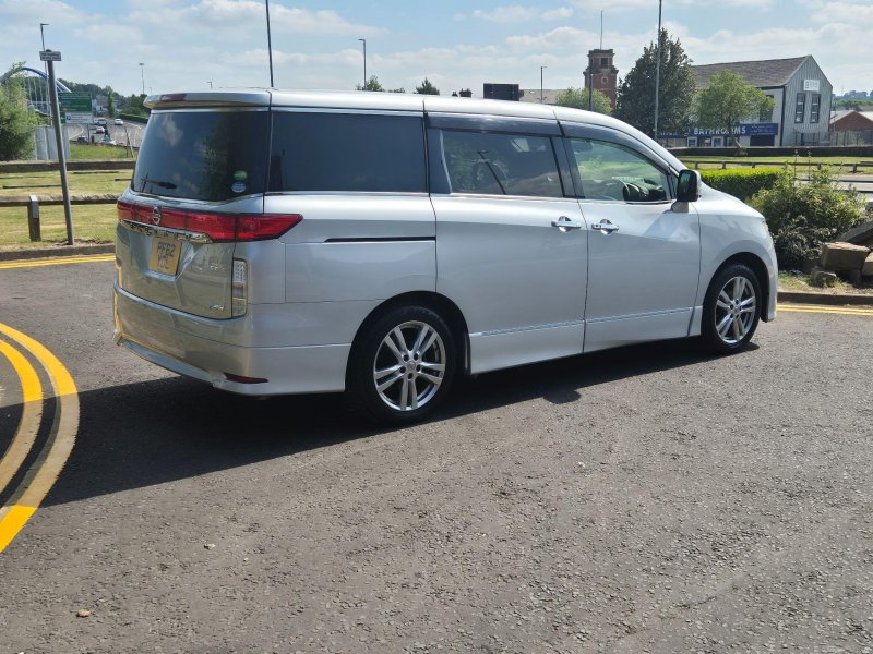 NISSAN ELGRAND