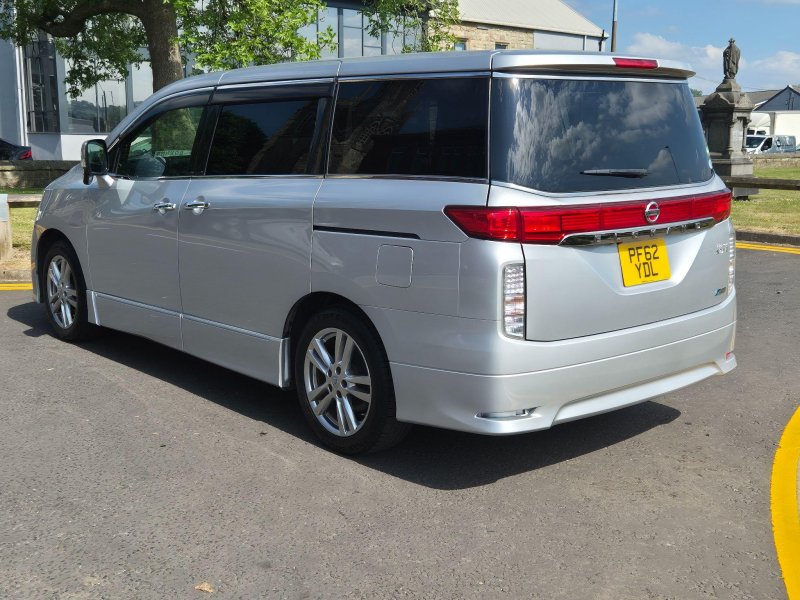 NISSAN ELGRAND