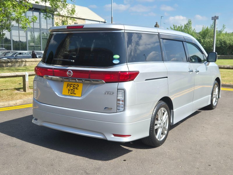 NISSAN ELGRAND