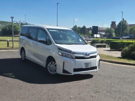 TOYOTA VOXY 1.8 Petrol hybrid 7 seater 5dr